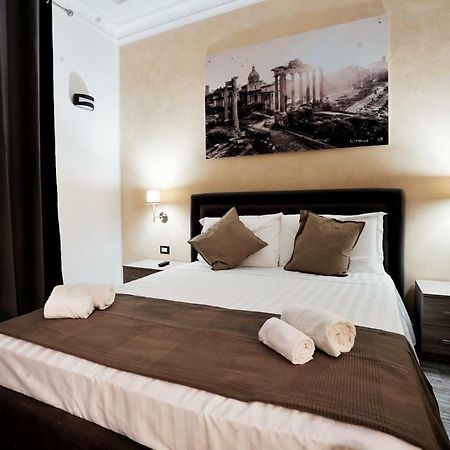 Noemi'S Rooms Guest House Рим Екстериор снимка
