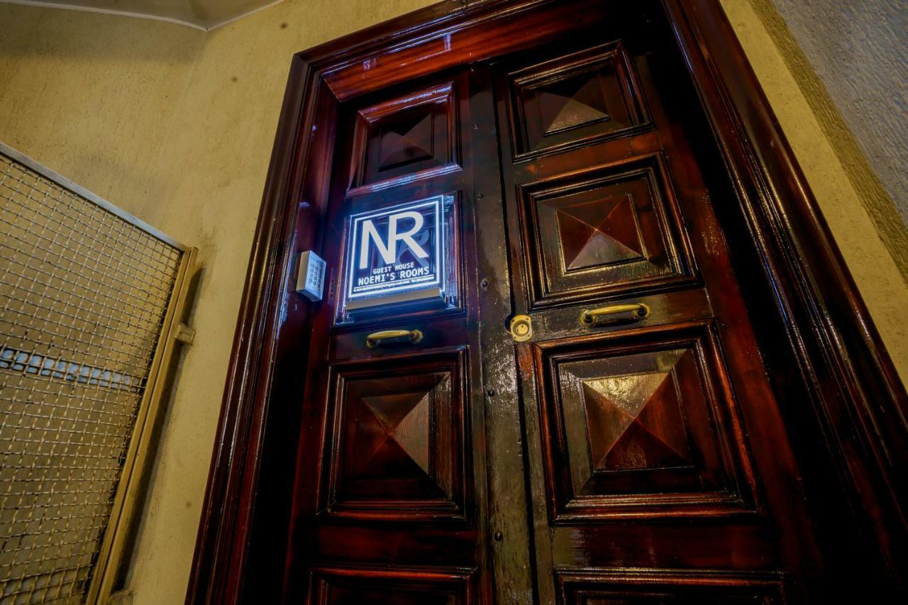 Noemi'S Rooms Guest House Рим Екстериор снимка